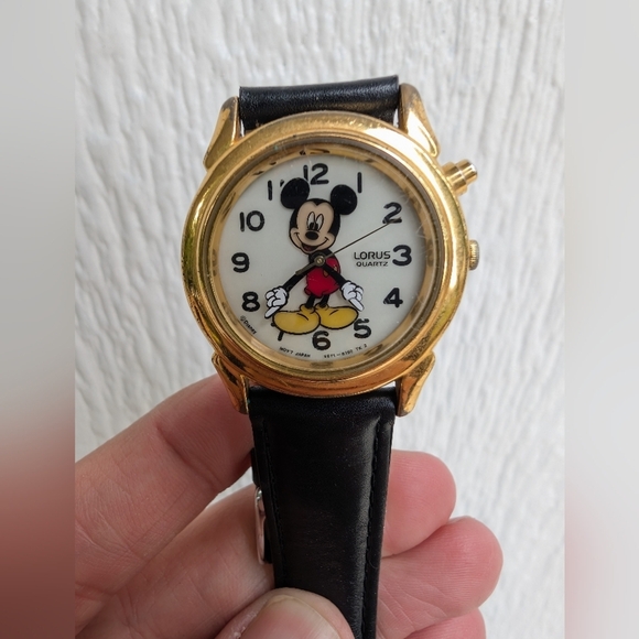 Mickey Mouse Vintage Lorus Watch V671-6150 Water Resistant Leather Band - Picture 1 of 8